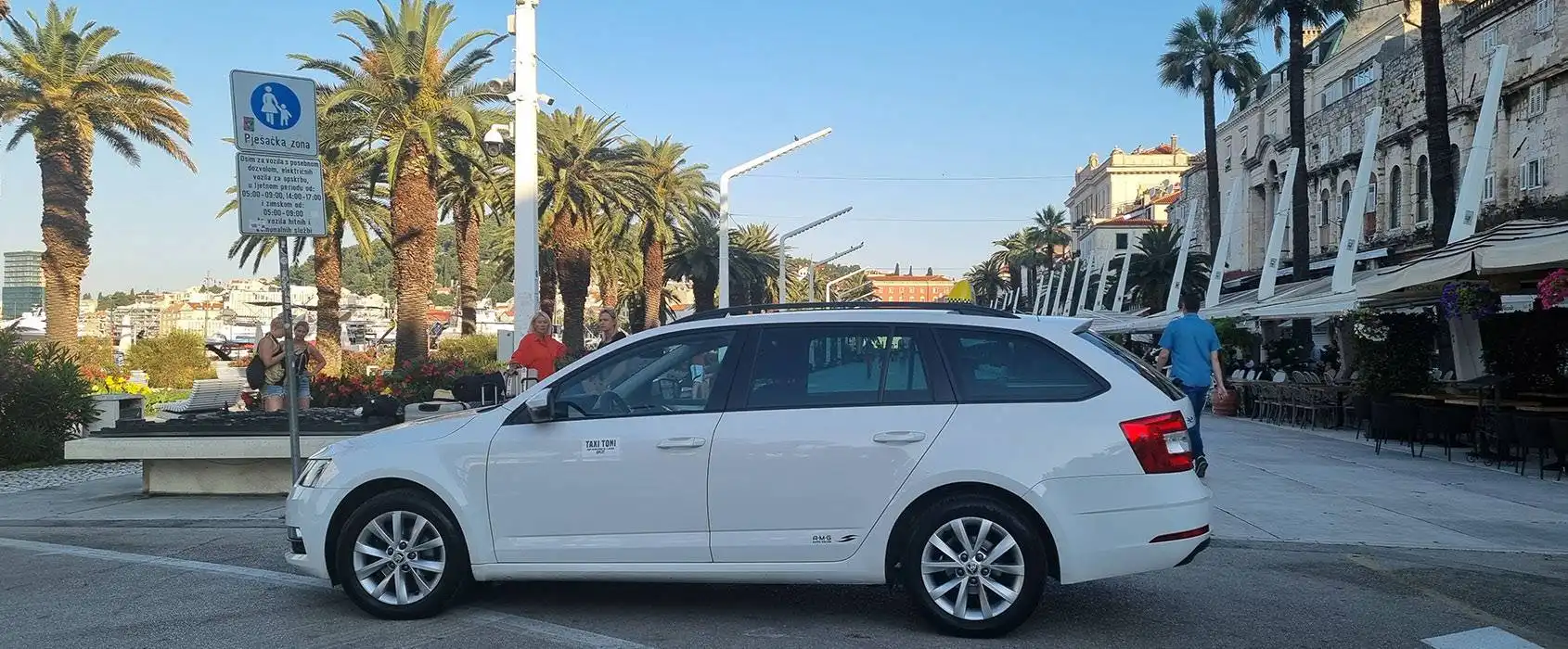 Toni Taxi Split vehicle