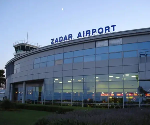 640px-Zadar_airport_terminal_croatia