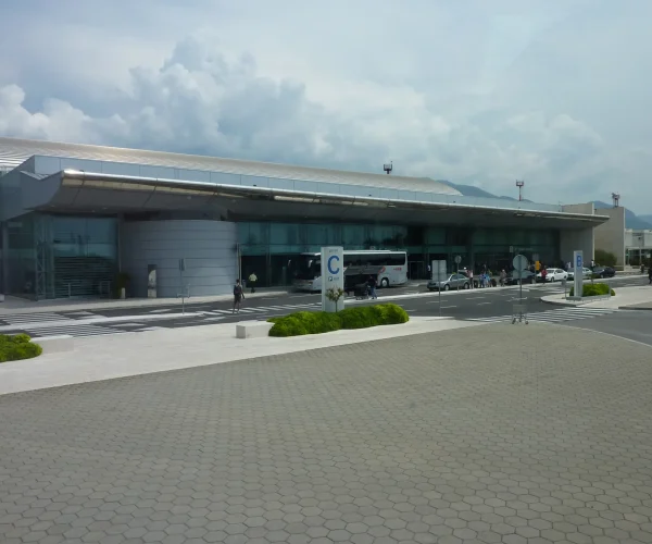 Dubrovnik_Airport_(5790186064)